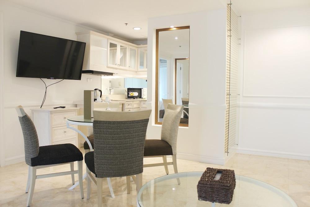 Vivere Hotel And Resorts Muntinlupa City Экстерьер фото