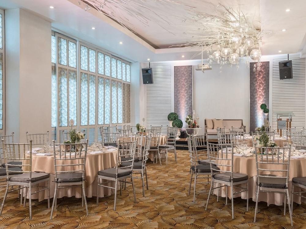 Vivere Hotel And Resorts Muntinlupa City Экстерьер фото