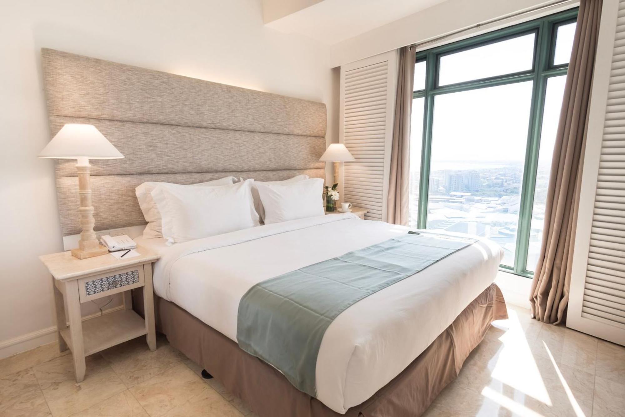 Vivere Hotel And Resorts Muntinlupa City Экстерьер фото