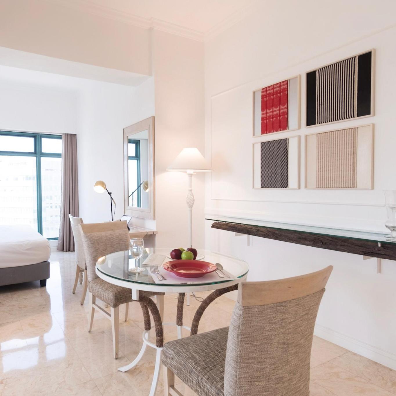 Vivere Hotel And Resorts Muntinlupa City Экстерьер фото