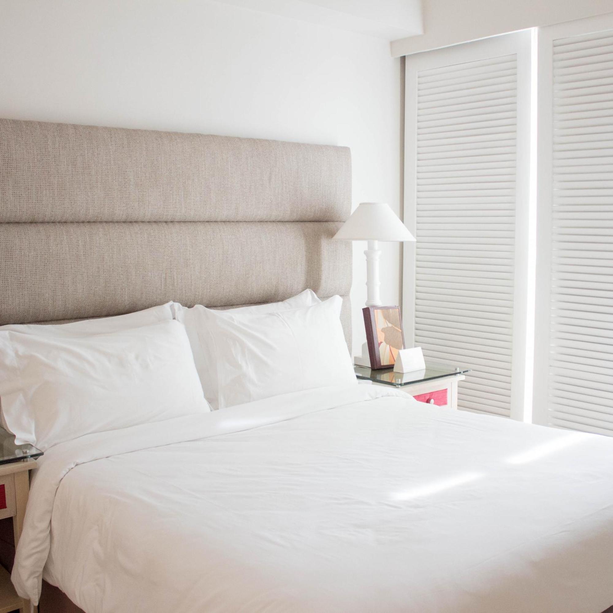 Vivere Hotel And Resorts Muntinlupa City Экстерьер фото