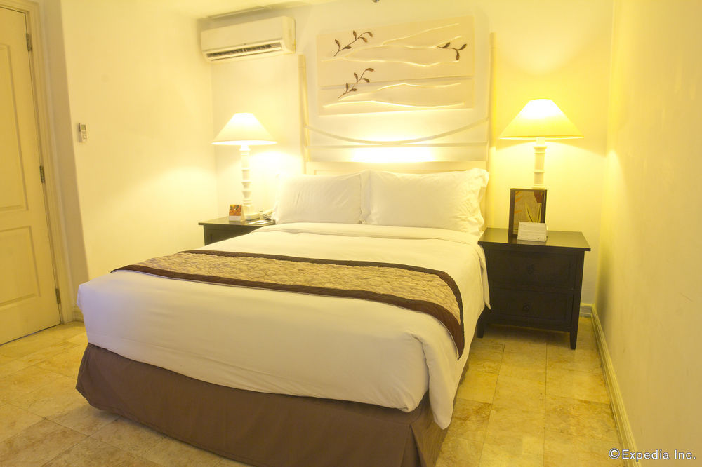 Vivere Hotel And Resorts Muntinlupa City Экстерьер фото
