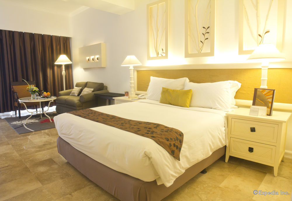 Vivere Hotel And Resorts Muntinlupa City Экстерьер фото