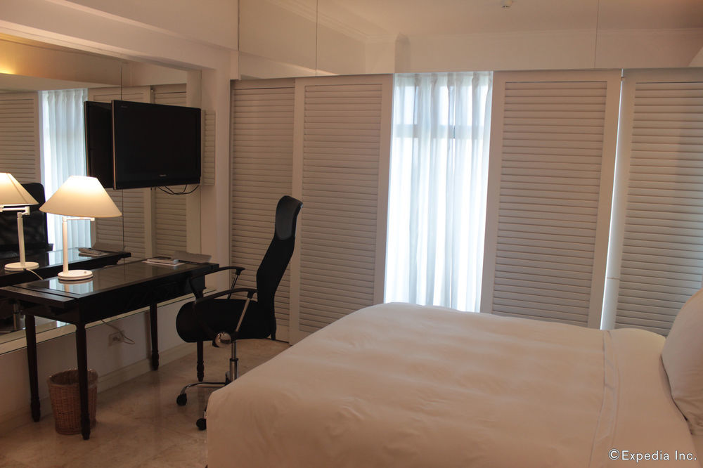Vivere Hotel And Resorts Muntinlupa City Экстерьер фото