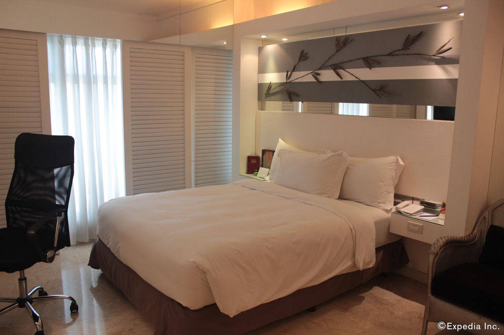 Vivere Hotel And Resorts Muntinlupa City Экстерьер фото