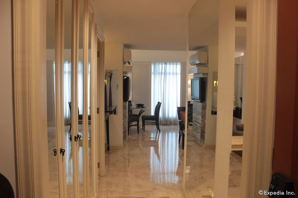 Vivere Hotel And Resorts Muntinlupa City Экстерьер фото