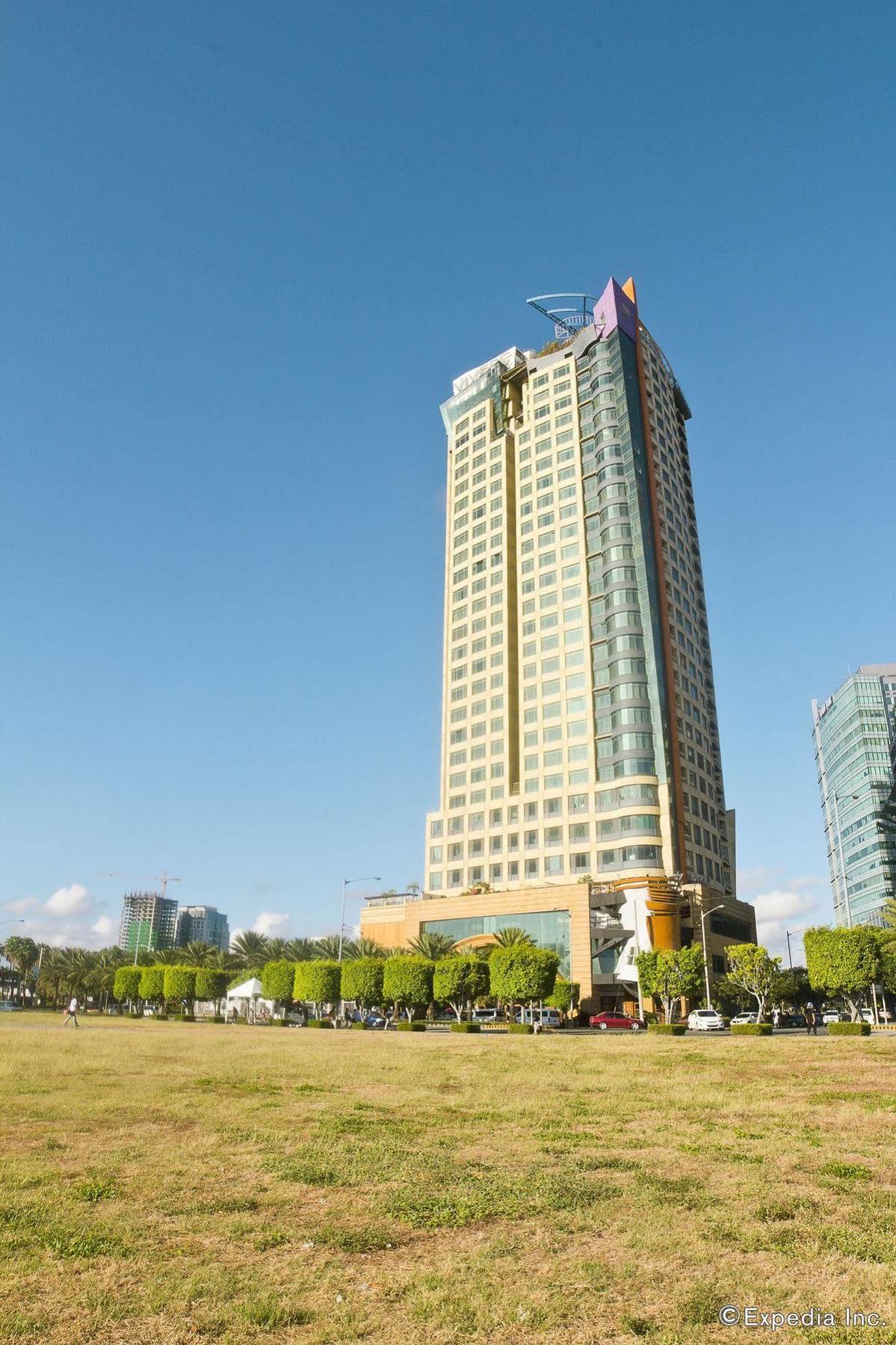 Vivere Hotel And Resorts Muntinlupa City Экстерьер фото