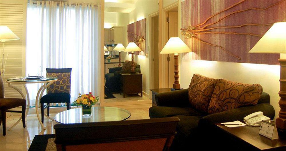 Vivere Hotel And Resorts Muntinlupa City Экстерьер фото